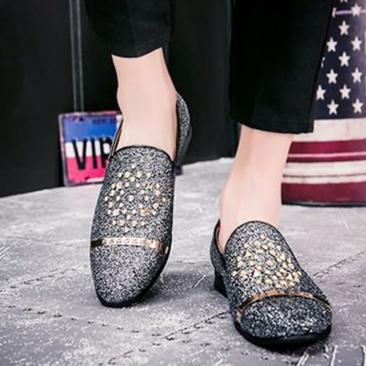 Sequin Rivet Pointed Toe Slip-on Herresko