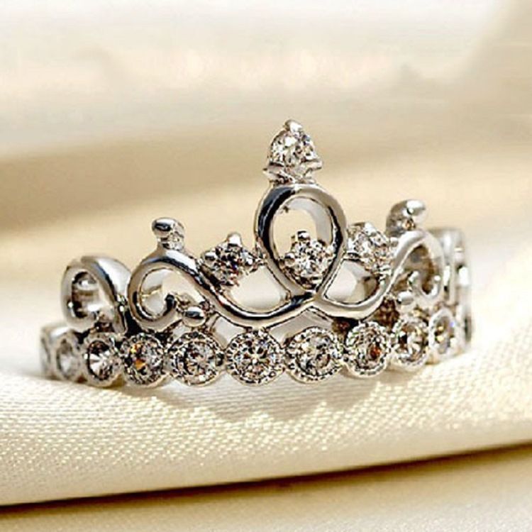 Classy Crown Silver Ring Med Rhinestone