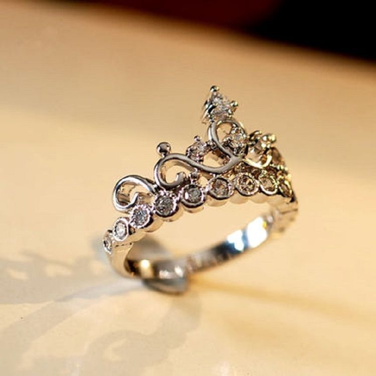 Classy Crown Silver Ring Med Rhinestone