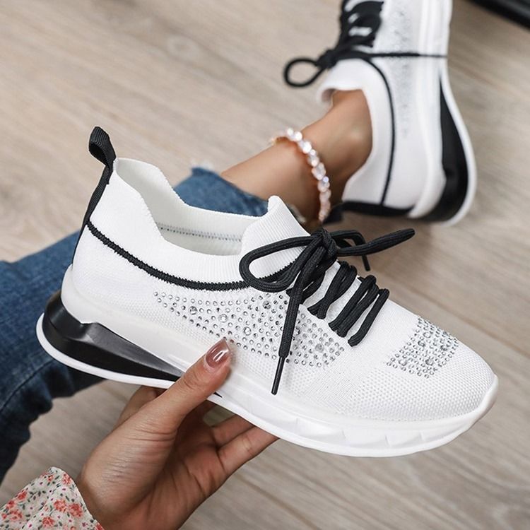 Slip-on Low-cut Upper Round Toe Women's Flat Sneakers